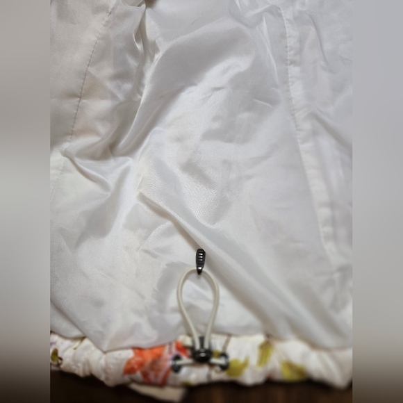 Lands End White & Floral Light Quilted Insulated Jacket - Picture 14 of 16